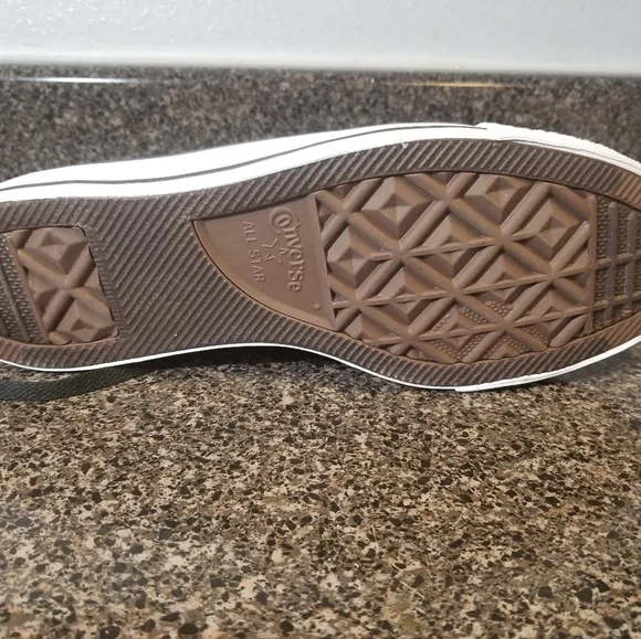 Converse Chuck Taylor All Star Looney Tunes High Top 160901F-001 Mens Size 11 - Picture 7 of 7